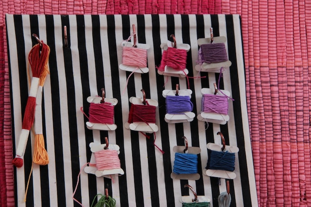 Colecție de broderii colorate